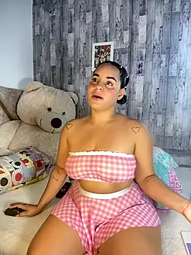 Snapshot of Violetrousse chatting on 11/04/25, 01:21 Violetrousse online show from 11/04/25, 01:21