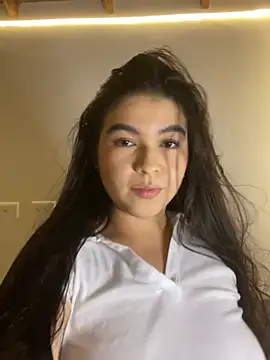 Snapshot of Blancanievess chatting on 03/17/26, 02:27 Blancanievess online show from 03/17/26, 02:27