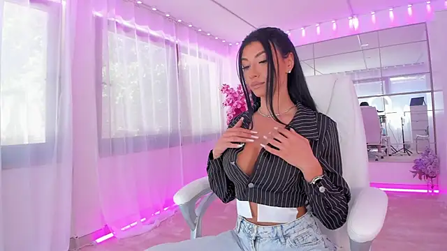 Snapshot of missdiamond_ chatting on 04/25/26, 08:17 missdiamond online show from 04/25/26, 08:17