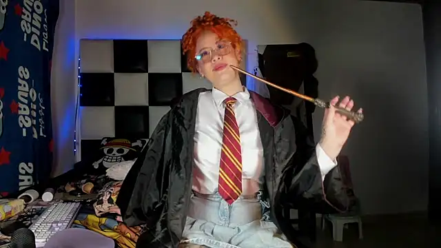 Snapshot of Nami_Curls chatting on 10/31/25, 04:57 Nami Curls online show from 10/31/25, 04:57