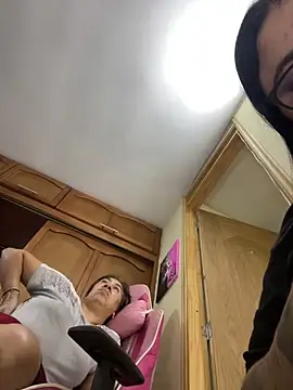 alissonfernandez  online show from 10/31/25, 12:44