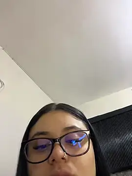 Snapshot of alissonfernandez_ chatting on 05/06/26, 11:15 alissonfernandez online show from 05/06/26, 11:15