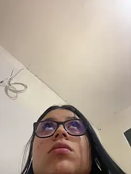 Snapshot of alissonfernandez_ chatting on 05/22/26, 04:23 alissonfernandez online show from 05/22/26, 04:23