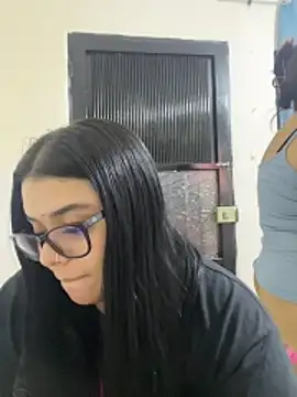 Snapshot of alissonfernandez_ chatting on 05/27/26, 03:03 alissonfernandez online show from 05/27/26, 03:03