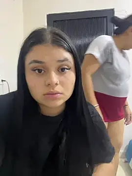 Snapshot of alissonfernandez_ chatting on 06/10/26, 02:01 alissonfernandez online show from 06/10/26, 02:01