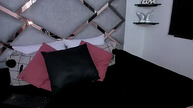 Snapshot of marian_pinzon chatting on 01/22/25, 02:48 marian pinzon online show from 01/22/25, 02:48