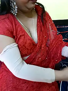 Snapshot of Simran-Kudi chatting on 01/13/25, 06:06 Simran-Kudi online show from 01/13/25, 06:06