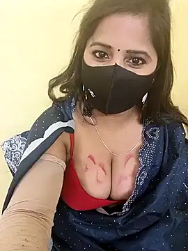 Snapshot of Simran-Kudi chatting on 01/19/25, 07:57 Simran-Kudi online show from 01/19/25, 07:57