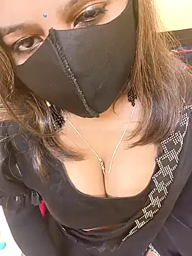 Snapshot of Simran-Kudi chatting on 02/01/25, 07:57 Simran-Kudi online show from 02/01/25, 07:57