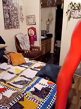 Snapshot of Freshbunz chatting on 10/20/25, 08:04 Freshbunz online show from 10/20/25, 08:04