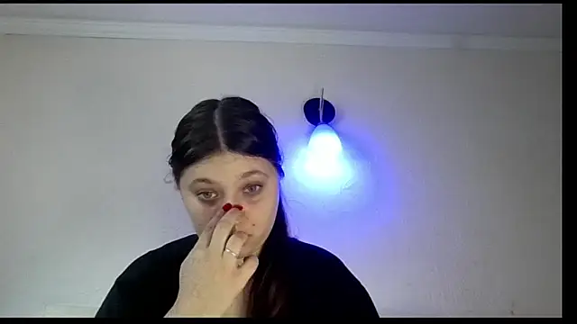 Snapshot of kila_lo chatting on 02/17/25, 01:21 kila lo online show from 02/17/25, 01:21