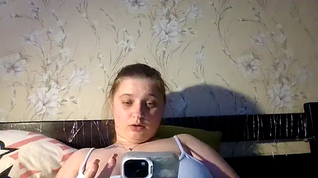 kila lo online show from 03/18/26, 03:48