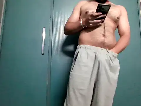 Snapshot of KeepCummingForYou73 chatting on 04/14/26, 09:32 KeepCummingForYou73 online show from 04/14/26, 09:32