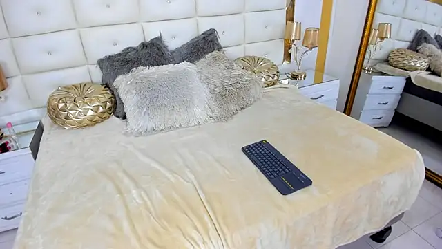 CoralHarmon online show from 12/12/24, 09:48