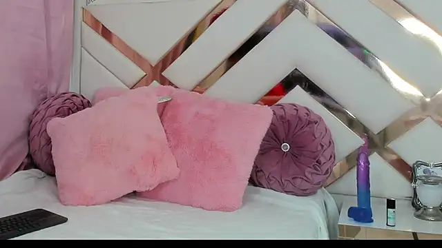 CoralHarmon online show from 12/24/24, 02:12