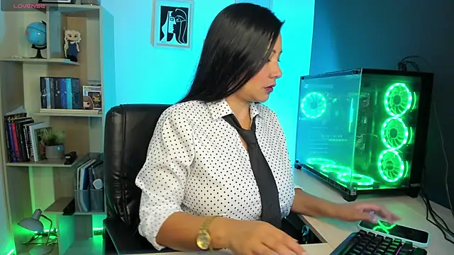 Sue Wolls online show from 01/12/25, 03:03