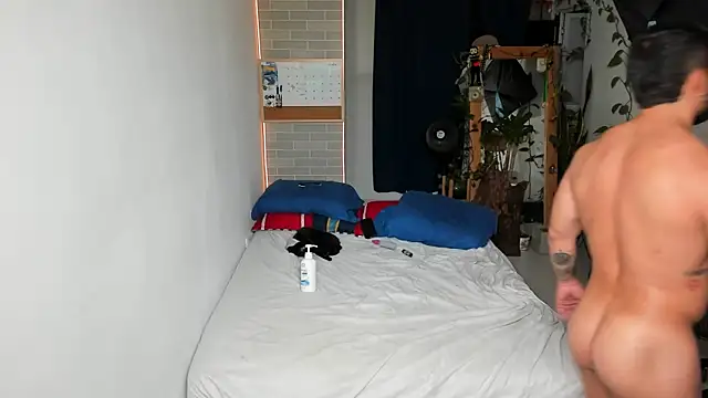 Snapshot of Travis_bakers chatting on 02/16/25, 04:53 Travis bakers online show from 02/16/25, 04:53