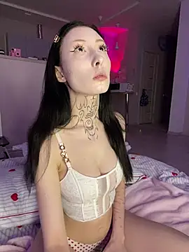 Snapshot of your_Roxy chatting on 01/12/25, 08:03 your Roxy online show from 01/12/25, 08:03