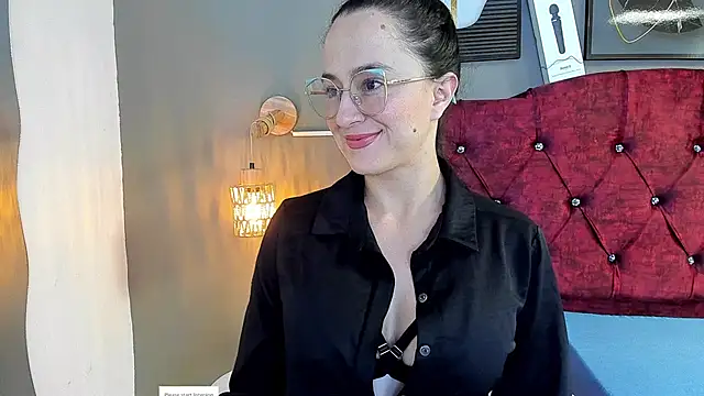 Snapshot of angela_nix chatting on 06/04/26, 03:29 angela nix online show from 06/04/26, 03:29