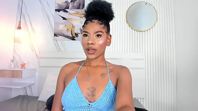 Sara Lewwis online show from 03/12/25, 12:15