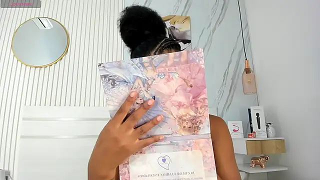 Sara Lewwis online show from 10/06/25, 11:40