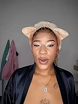 Sara Lewwis online show from 10/13/25, 10:48