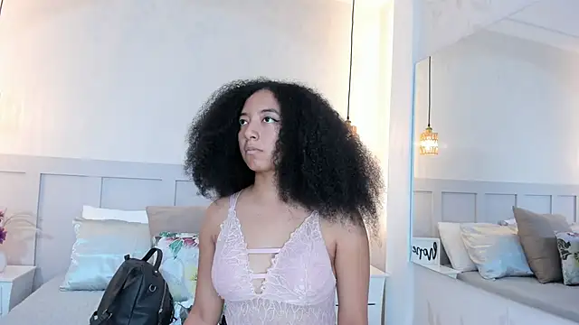 Snapshot of NAHOMI_MILLER chatting on 02/18/26, 10:50 NAHOMI MILLER online show from 02/18/26, 10:50