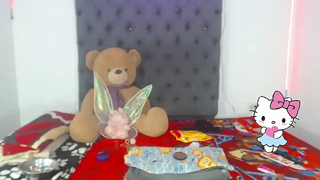 Snapshot of lucianadolll chatting on 10/11/25, 02:48 lucianadolll online show from 10/11/25, 02:48
