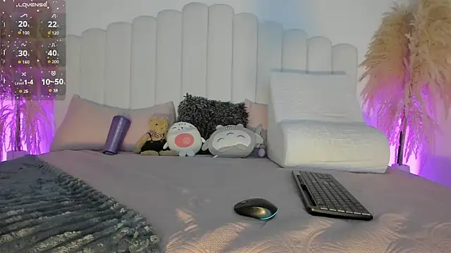 Snapshot of cherie___ chatting on 11/06/25, 08:32 cherie online show from 11/06/25, 08:32