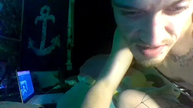 Snapshot of ATwinkie chatting on 02/07/25, 01:15 ATwinkie online show from 02/07/25, 01:15