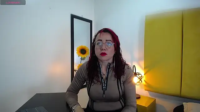 Lupiita223 online show from 09/18/25, 01:02