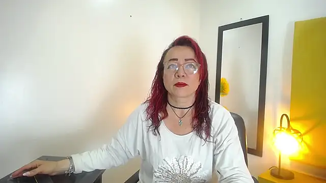 Lupiita223 online show from 09/28/25, 01:49