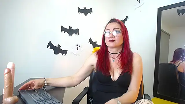 Lupiita223 online show from 10/31/25, 01:01