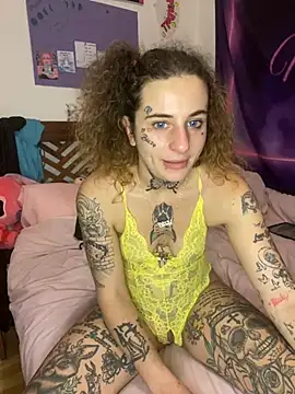 Snapshot of BlazyKitsune- chatting on 01/27/25, 02:35 BlazyKitsune- online show from 01/27/25, 02:35