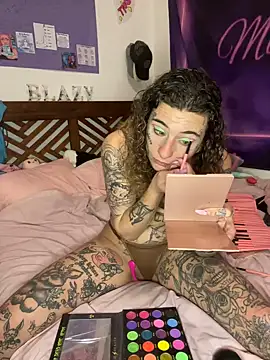 Snapshot of BlazyKitsune- chatting on 01/28/25, 02:42 BlazyKitsune- online show from 01/28/25, 02:42