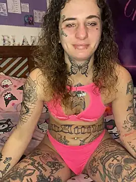 Snapshot of BlazyKitsune- chatting on 02/07/25, 08:44 BlazyKitsune- online show from 02/07/25, 08:44