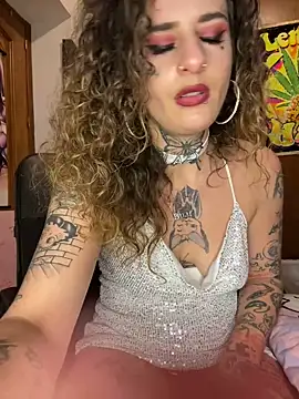 Snapshot of BlazyKitsune- chatting on 03/01/25, 11:47 BlazyKitsune- online show from 03/01/25, 11:47