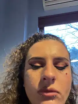 Snapshot of BlazyKitsune- chatting on 03/22/25, 04:26 BlazyKitsune- online show from 03/22/25, 04:26