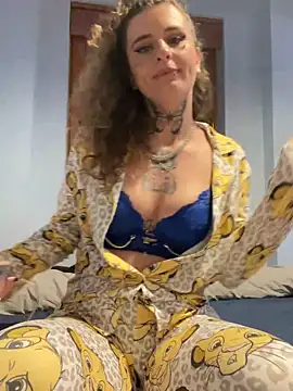 Snapshot of BlazyKitsune- chatting on 03/22/25, 07:31 BlazyKitsune- online show from 03/22/25, 07:31