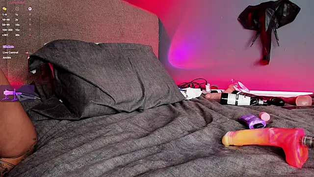 Snapshot of samuel_boy_tatoo chatting on 01/24/25, 04:59 samuel boy tatoo online show from 01/24/25, 04:59