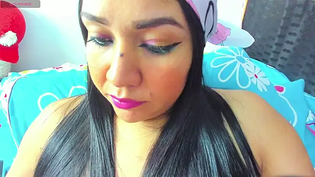 Snapshot of Venus_Blackk chatting on 01/12/25, 04:18 Venus Blackk online show from 01/12/25, 04:18