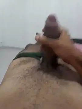 Snapshot of Leleko1997 chatting on 04/01/26, 04:46 Leleko1997 online show from 04/01/26, 04:46