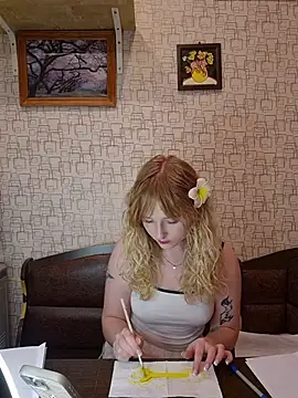 lola  banny online show from 10/22/25, 03:45