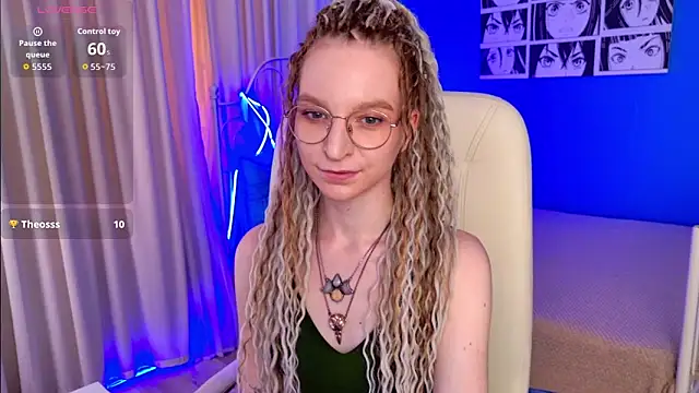 Snapshot of VioletShine chatting on 06/30/26, 01:23 VioletShine online show from 06/30/26, 01:23