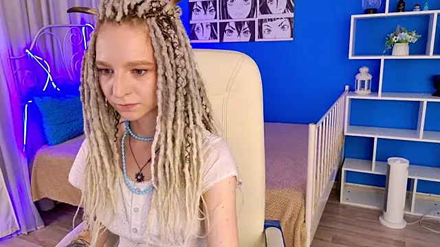 Snapshot of VioletShine chatting on 07/19/26, 01:04 VioletShine online show from 07/19/26, 01:04