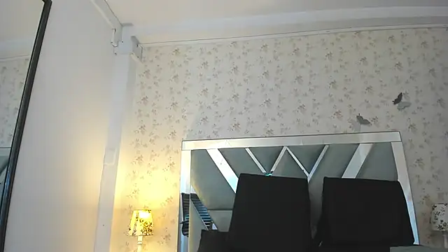 Snapshot of Queenjenn__ chatting on 12/11/24, 08:50 Queenjenn online show from 12/11/24, 08:50