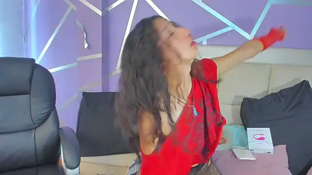 Snapshot of Queenjenn__ chatting on 01/23/25, 03:11 Queenjenn online show from 01/23/25, 03:11