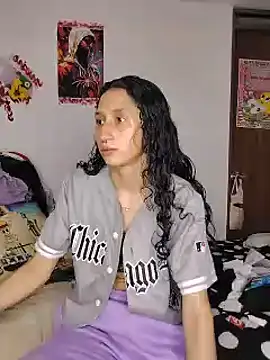 Snapshot of Queenjenn__ chatting on 05/29/26, 07:45 Queenjenn online show from 05/29/26, 07:45