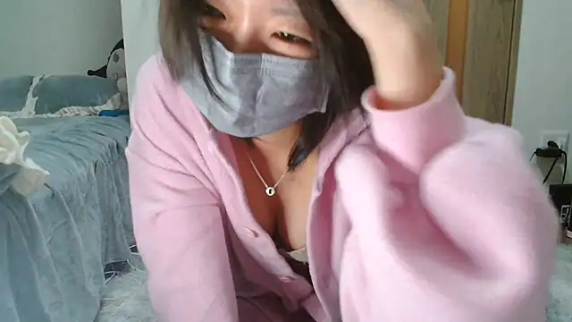 Snapshot of rei_0180 chatting on 12/15/24, 04:07 rei 0180 online show from 12/15/24, 04:07