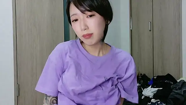 Snapshot of rei_0180 chatting on 09/16/25, 05:14 rei 0180 online show from 09/16/25, 05:14